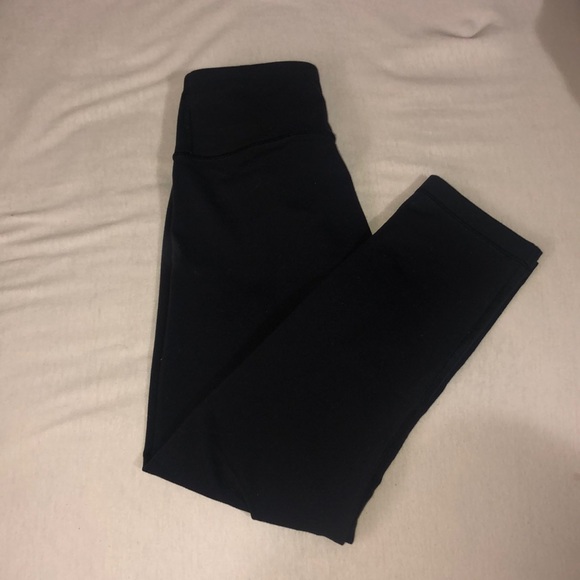 lululemon athletica Pants - LULULEMON CROPPED LEGGING